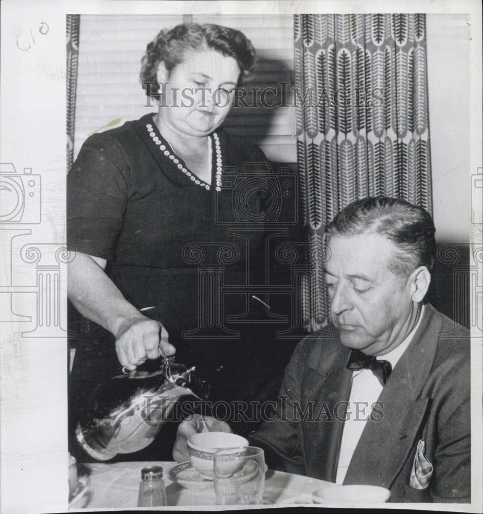 1955 Press Photo T Lamar Caudle and his wife - Historic Images