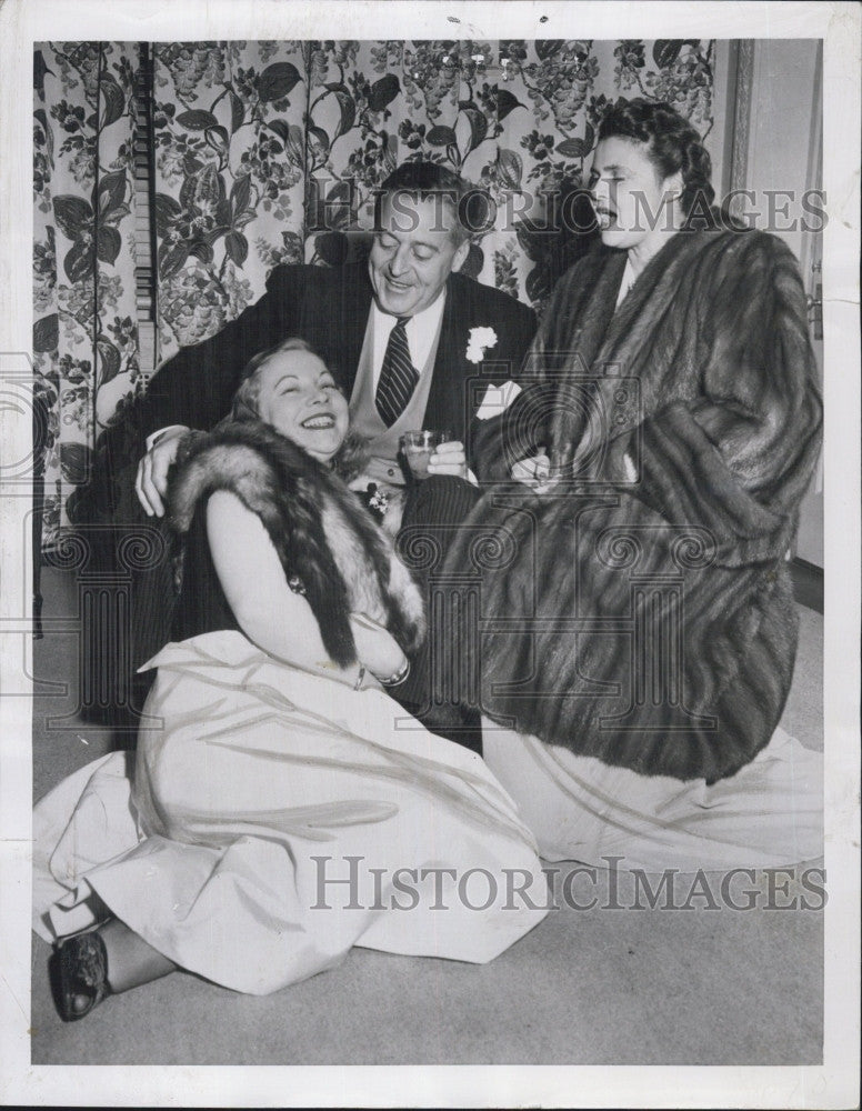 1951 Press Photo Attorney General Theron Lamar Caudle, his wife, daughter Rose - Historic Images