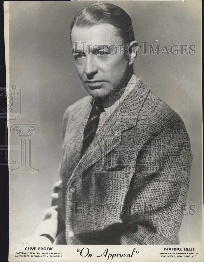 1945 Press Photo Actor Clive Brook in &quot;On Approval&quot; - Historic Images