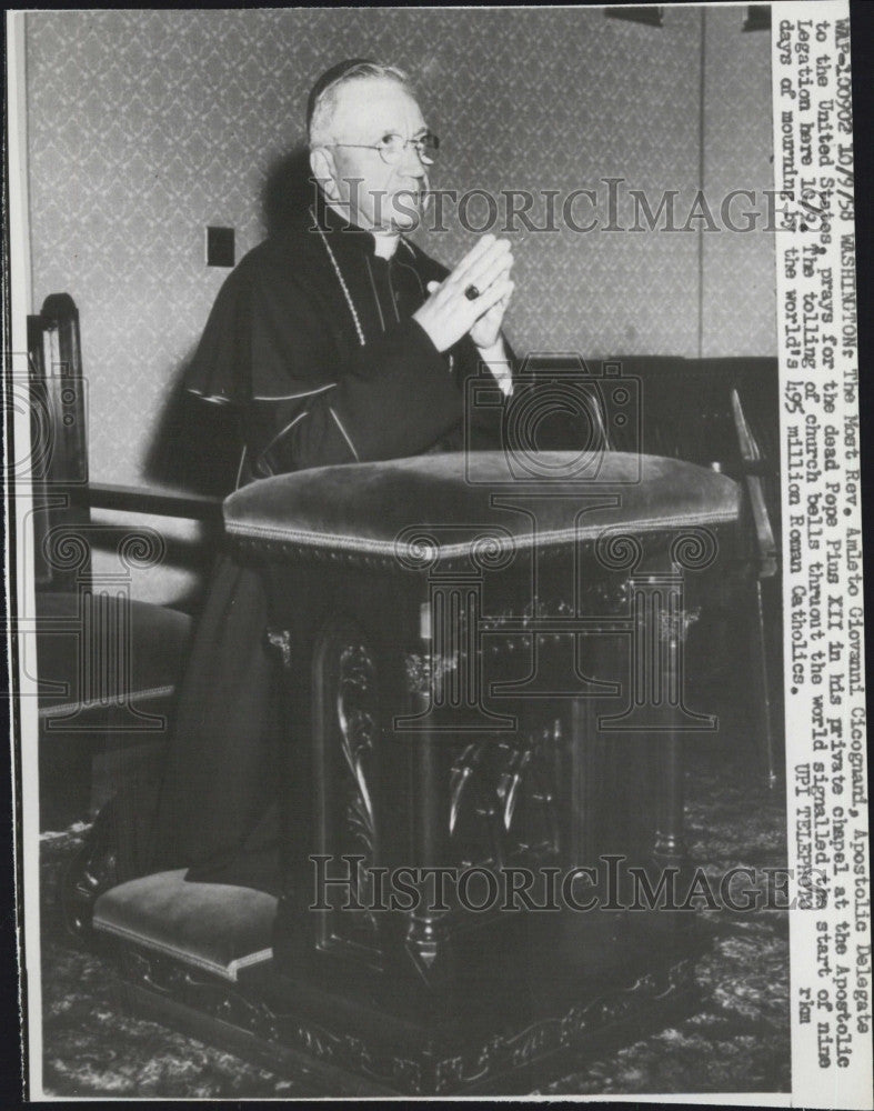 1958 Press Photo Rev Amleto Giovanni Cicognani Prays For Pope Pius XIII - Historic Images