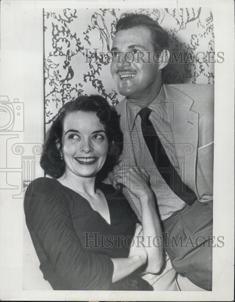 1953 Press Photo Ted Briskin &amp; Mrs Joan Casini - Historic Images