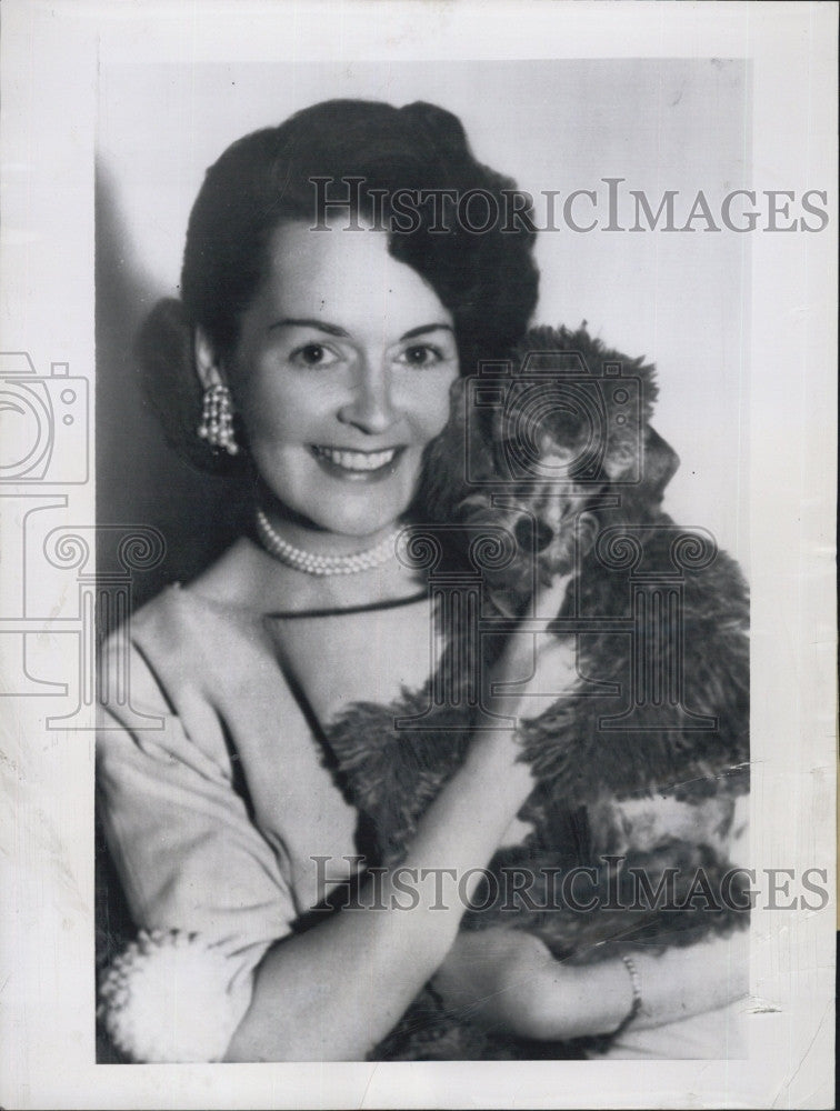 1956 Press Photo Tido Fedderson, wife of the producer of &quot;The Millionaire&quot; - Historic Images