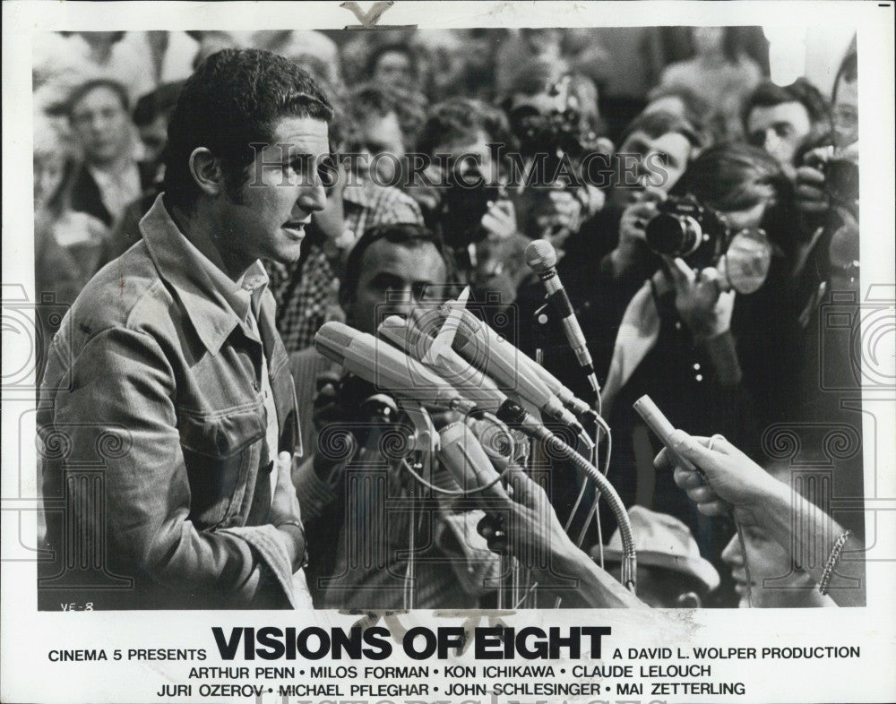 1979 Press Photo French Director Claude LeLouch during Press Conference. - Historic Images