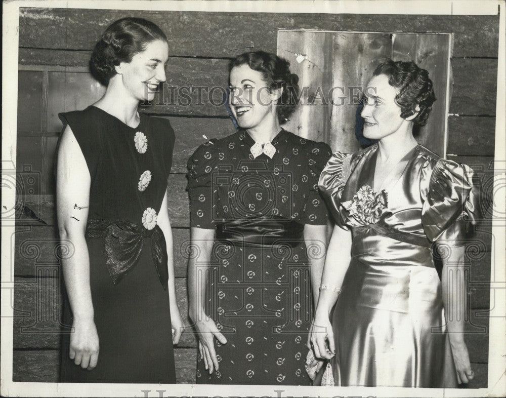 1938 Press Photo Drs Elizabeth Lewis Lucille Lord-Heinst &amp; Elizabeth O&#39;Neill - Historic Images