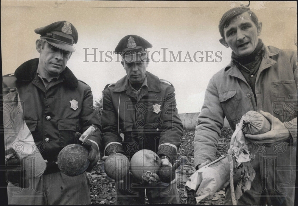 1978 Press Photo Bridgewater police found explosives outside fireworks plant - Historic Images