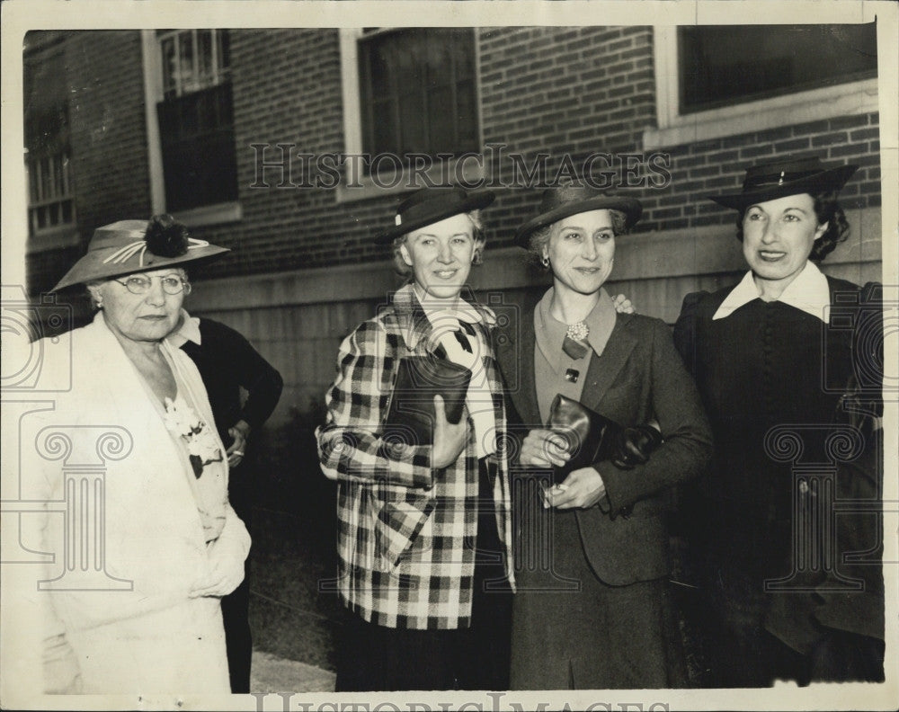 1937 Press Photo Salem District Court House Group. - Historic Images