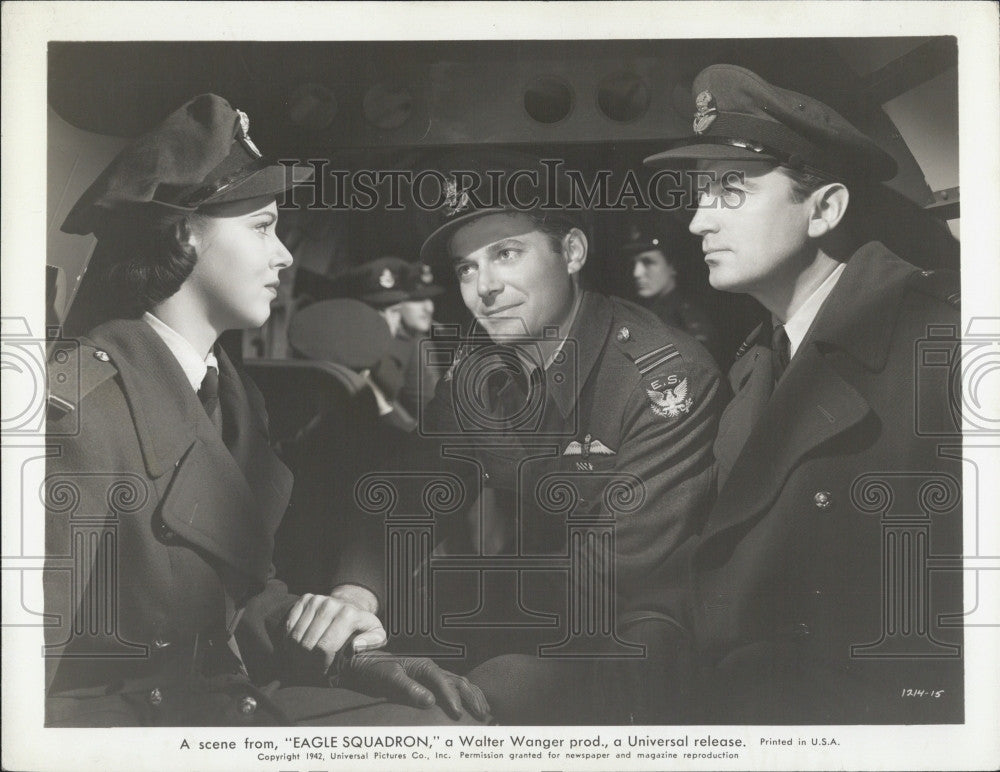 1942 Press Photo Actress Diana Barrymore,Jon Hill,John Lother In Eagle Squadron - Historic Images