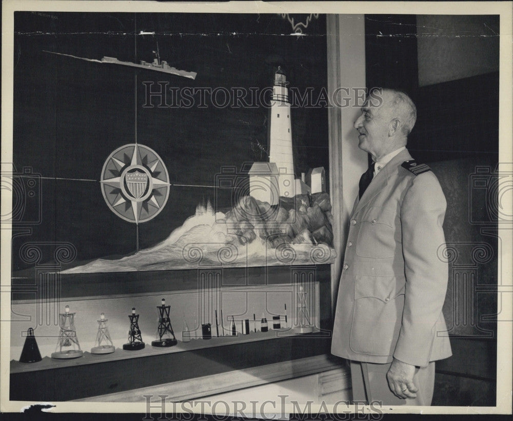 1944 Press Photo Comd Frderick Gevalt US Coast Guard Senior Pilot - Historic Images