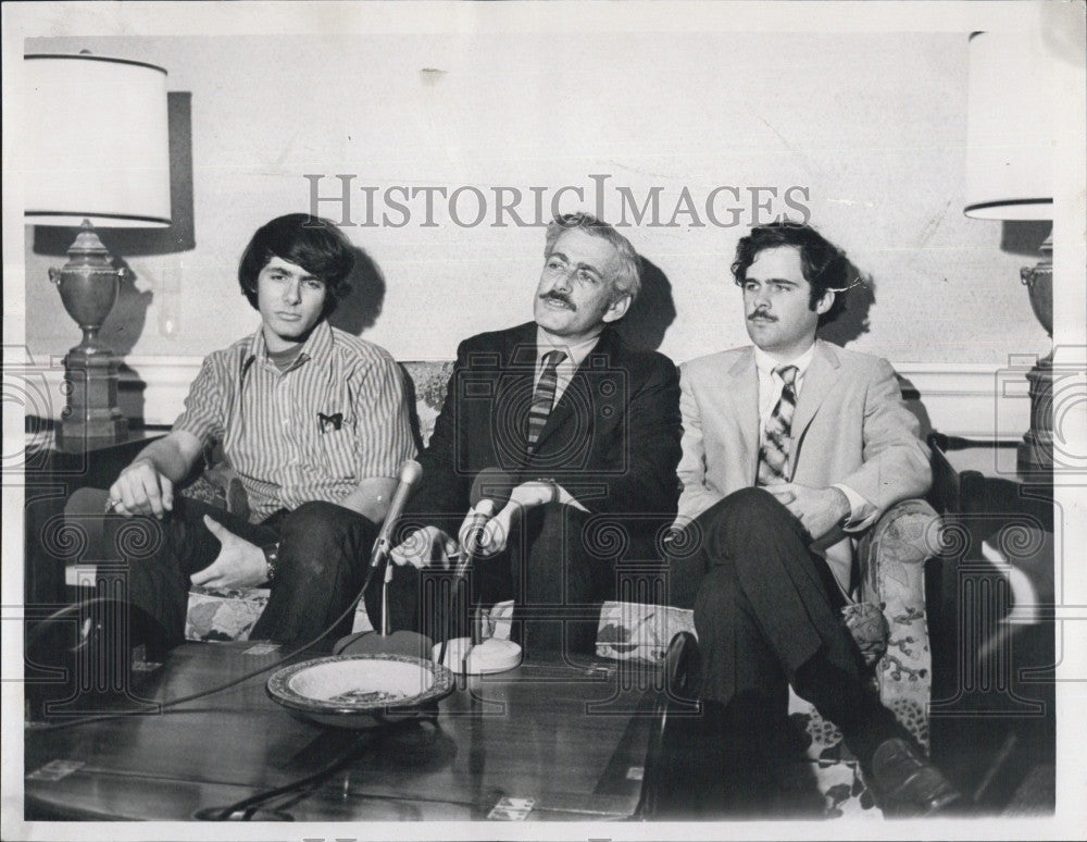 1970 Press Photo Sam Burnstein Dr Conan Korsetsky &amp; Daniel Moore - Historic Images