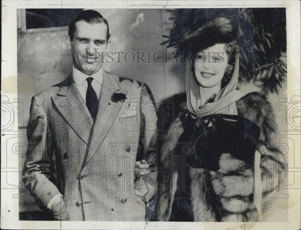 1940 Press Photo William Buckner With Actress Loretta Young - Historic Images