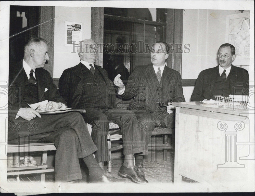 1942 Press Photo Richdale, McKecknie, Bowditch, Higginson of Service &amp; Supplies - Historic Images