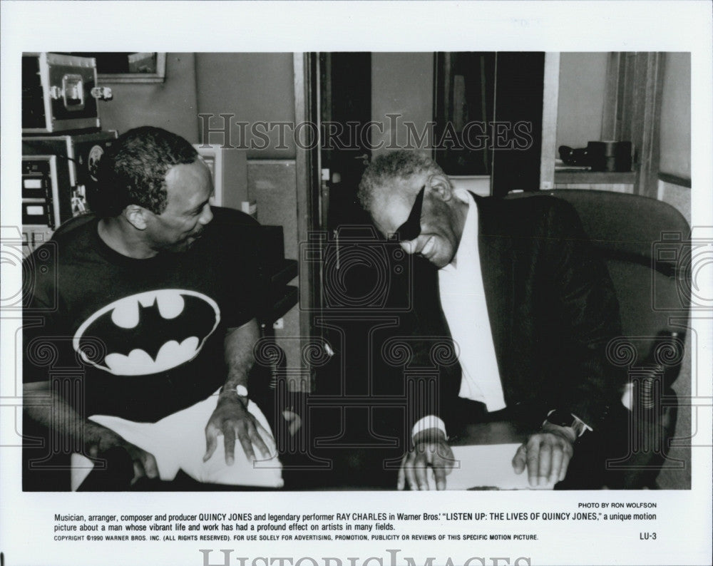 1990 Press Photo Quincy Jones Ray Charles In Listen Up The Lives Of Quincy Jones - Historic Images