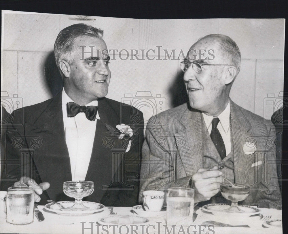 1947 Press Photo Atty. George Thompson &amp; Sec. Fredric Cook at Dinner - Historic Images