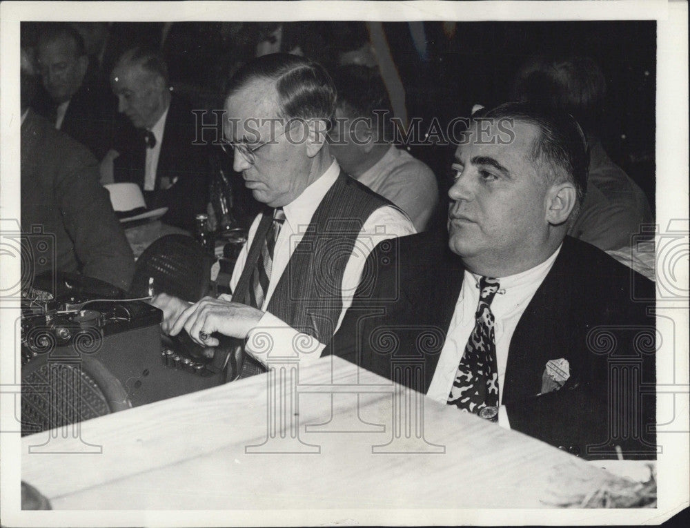 1940 Press Photo Columnist Damn Runyon &amp; Sports Expert Bull Corum At Convention - Historic Images