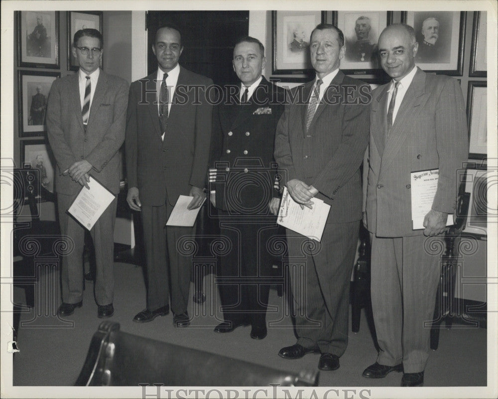 1960 Press Photo Captain F. Ruhlman, R. Enos, C. Burke, C. McDonald, H. DeNapoli - Historic Images