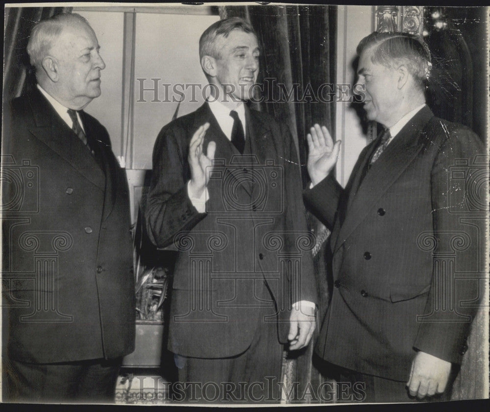 1945 Press Photo Sallinslate, Walsh, Wallace, Senators - Historic Images