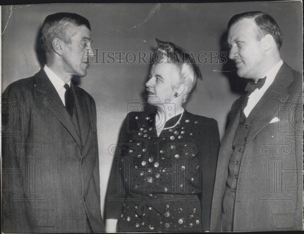 1944 Press Photo Governor Leverett Saltonstall, Miss Marion martin, and Mayor - Historic Images