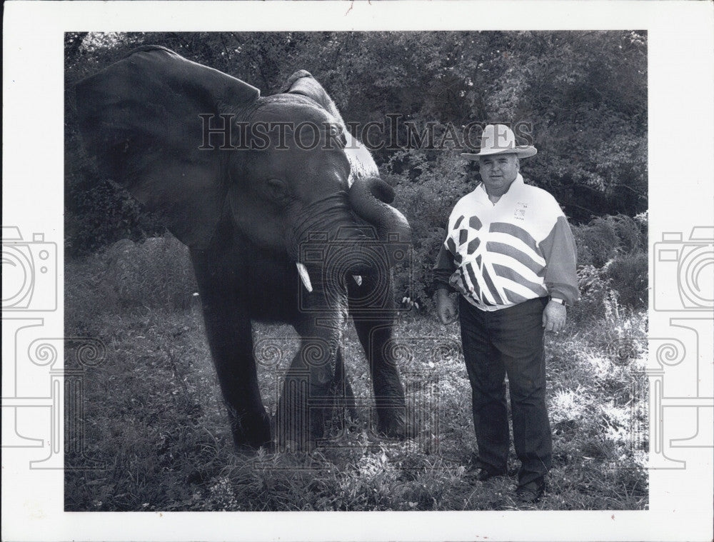 1994 Press Photo David Balfour and Tanya  The Elephant - Historic Images