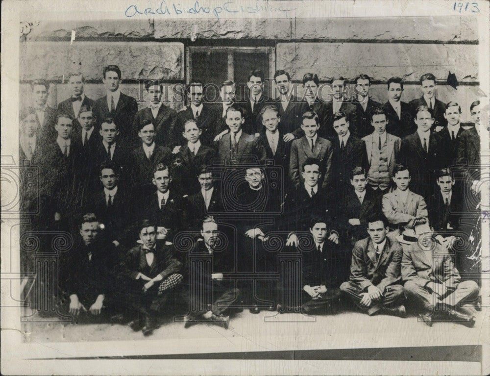 1913 Press Photo Archbishop Richard J. Cushing With School Class - Historic Images