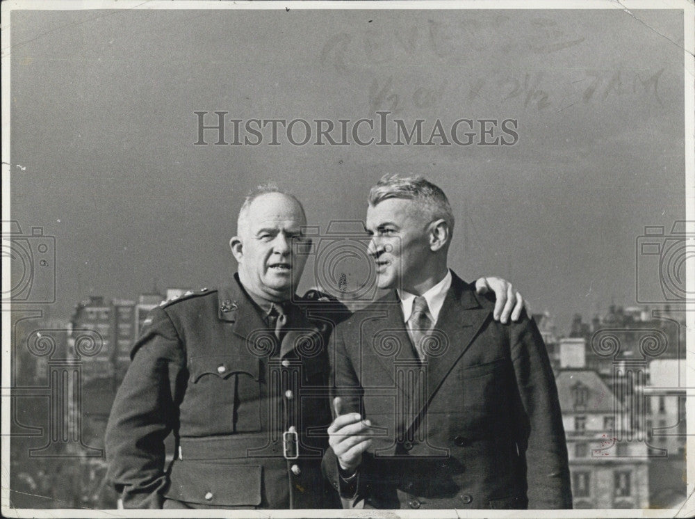 1941 Press Photo Capt William Cabel &amp; Austen Lakes,Canadian military - Historic Images