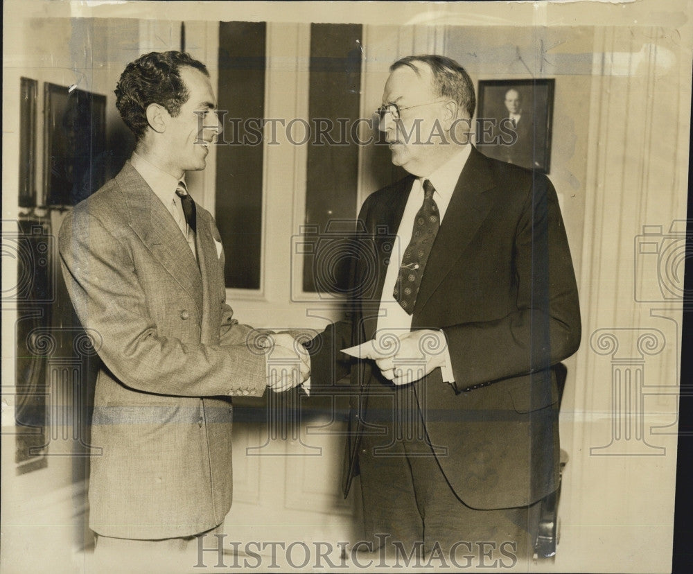 1937 Press Photo Harold Winston &amp; Mayor Mansfield - Historic Images