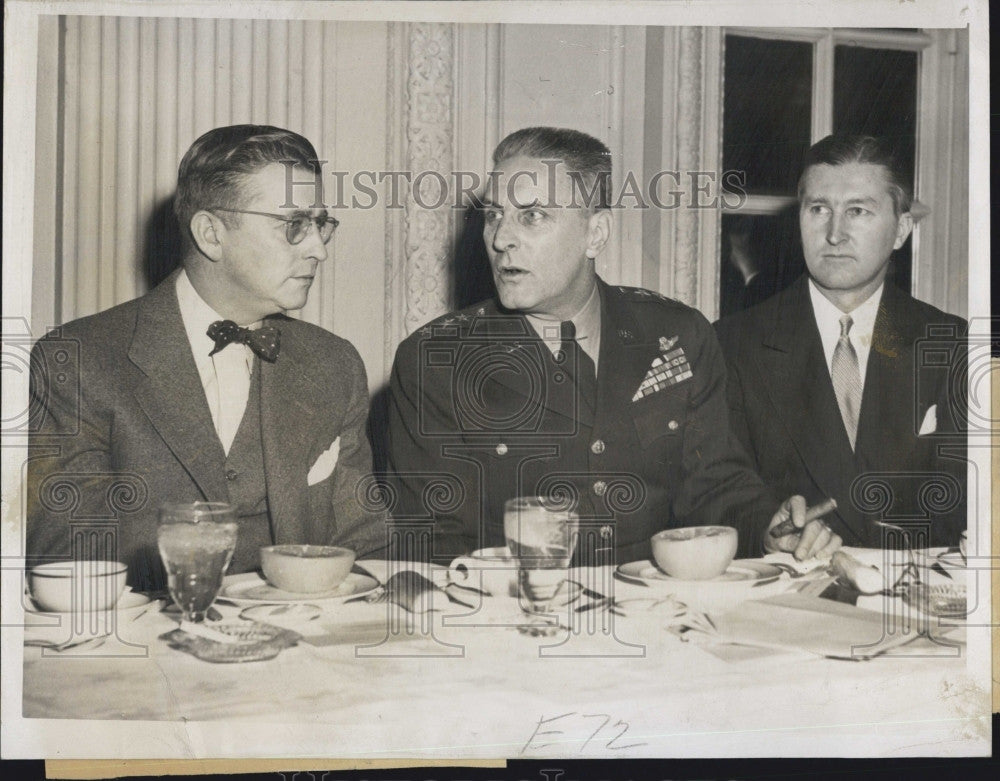 1946 Press Photo Frederick Willis, Lt Gen HL George &amp; T F Drury - Historic Images