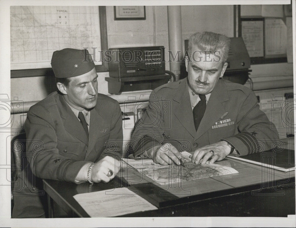 1949 Press Photo Capt Otto Smoot Commandant Of Air Base Plans Search - Historic Images