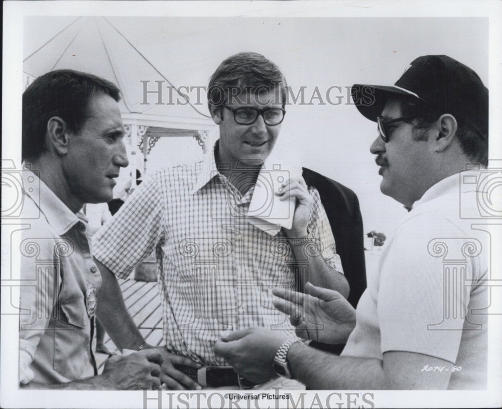 1975 Press Photo Author Peter Benchley,actor Roy Scheider &amp; Carl Gotlieb - Historic Images