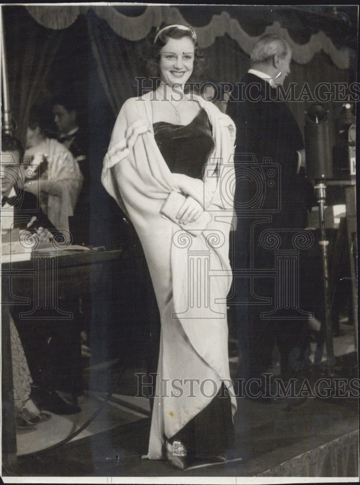 1933 Press Photo Film Actress Judith Allen Gown Cape - Historic Images