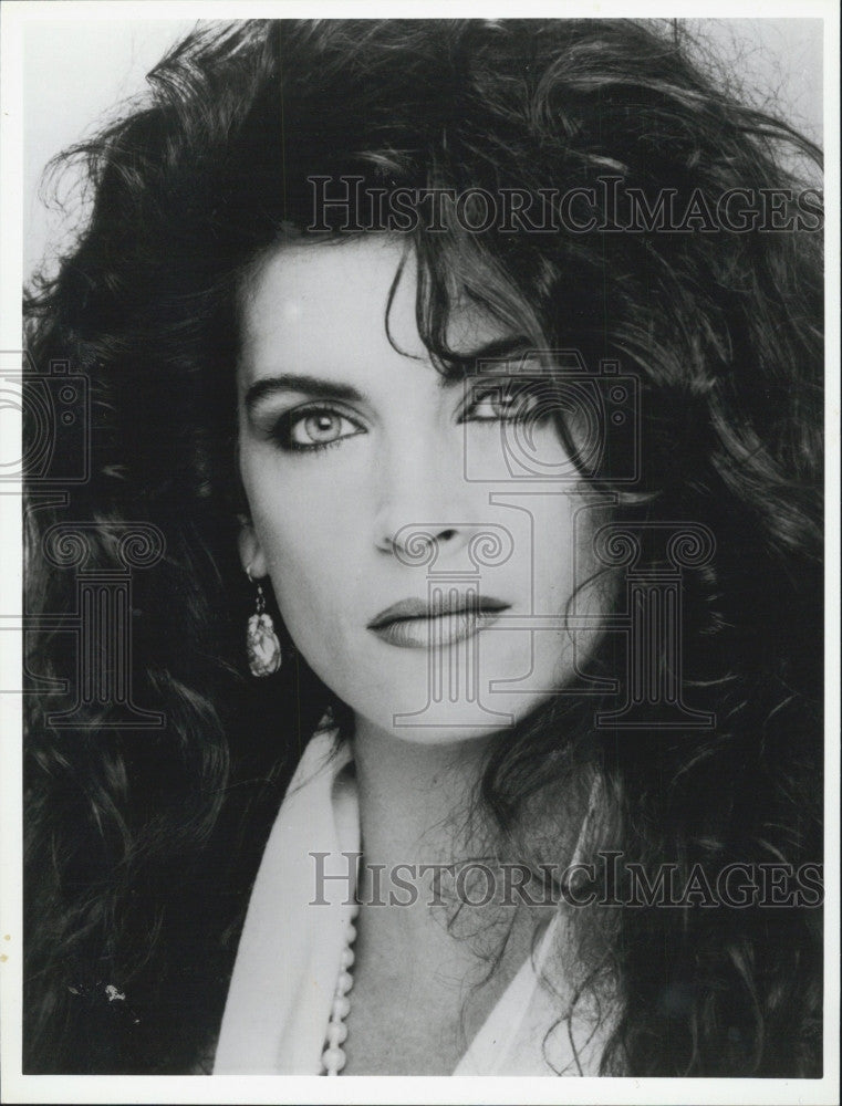 1987 Press Photo Kirstie Alley of &quot;Cheers&quot; - Historic Images