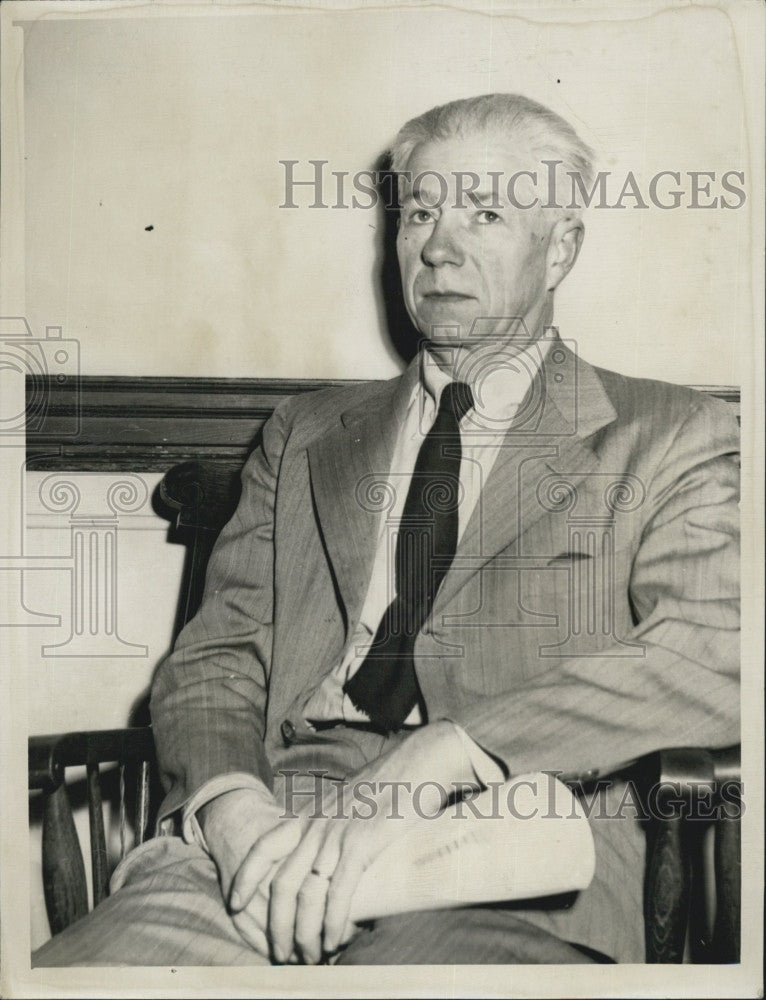 1950 Press Photo Dr Ralph Miller of Dartmouth College State Pathologist - Historic Images