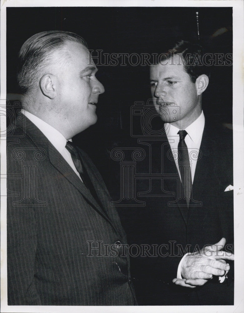 Press Photo Two Men - Historic Images