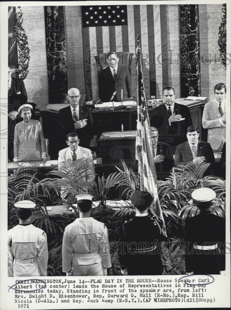 1971 Press Photo House Speaker Carl Albert leads House of rep Flag Day Ceremony - Historic Images