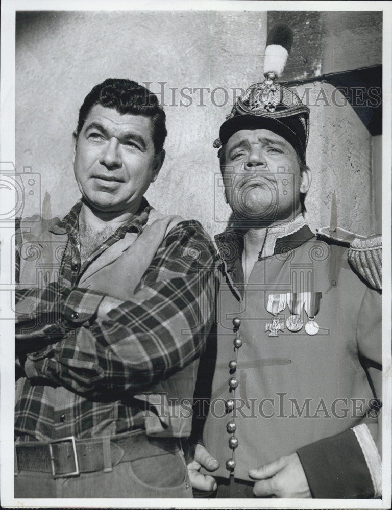 1986 Press Photo Actor Claude Akins and Neville Brand. - Historic Images