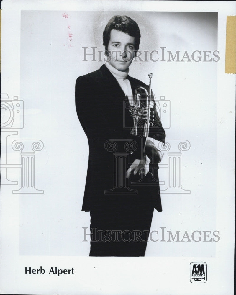 1968 Press Photo Singer Musician Trumpet Herb Alpert A&amp;M Records - Historic Images