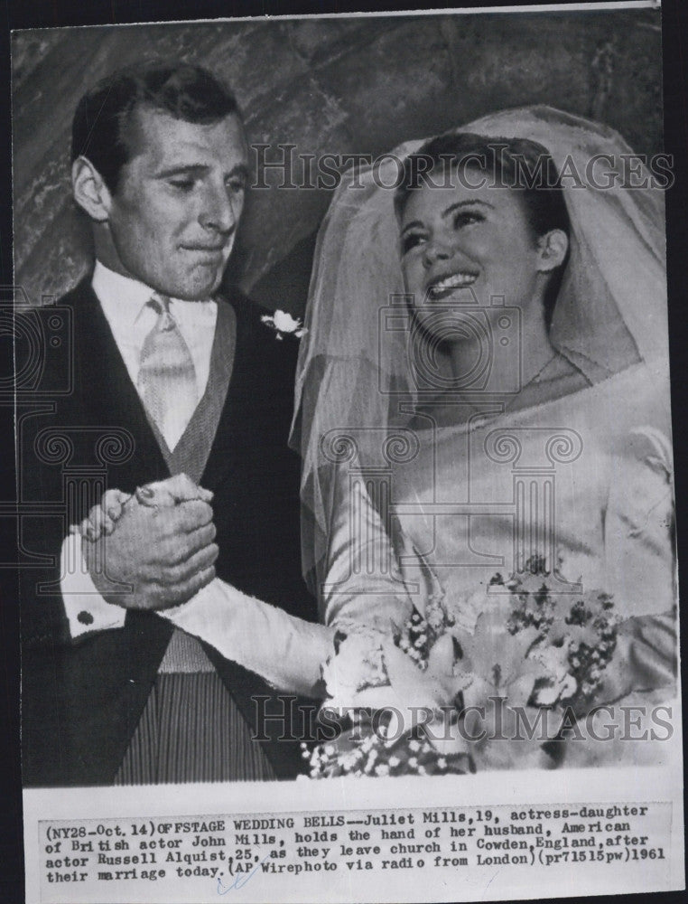 1961 Press Photo Actress Juliet Mills Weds Actor Russell Alquist In England - Historic Images