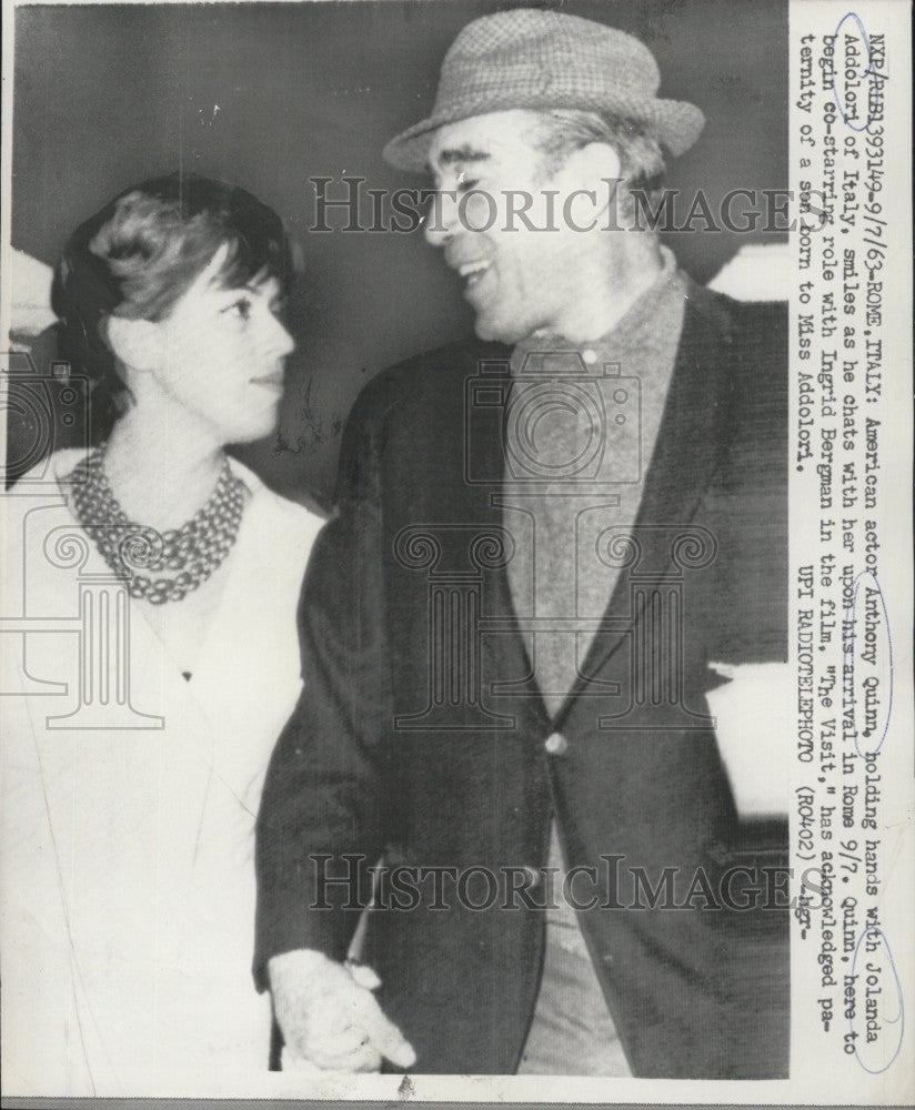 1963 Press Photo Actor Anthony Quinn  &amp; Yolanda Addolori - Historic Images