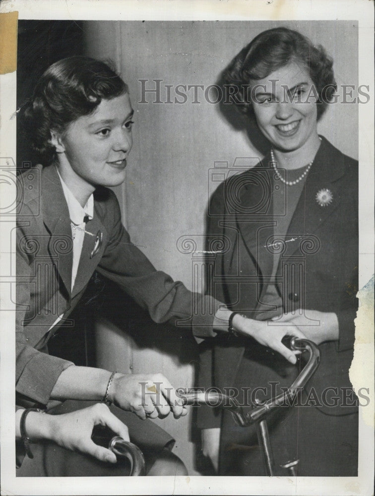 1953 Press Photo HRH Princess Margaretha of Sweden &amp; sis Princess Birgitta - Historic Images