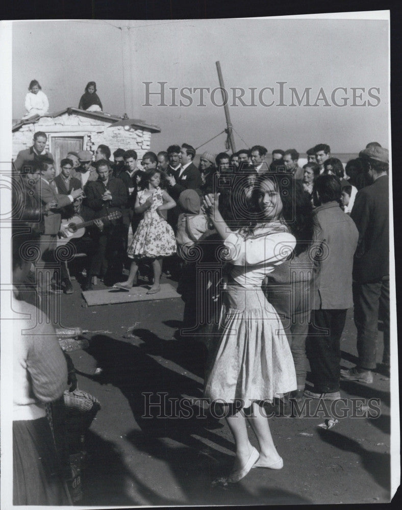 1964 Press Photo Actress Sara Lezana at a festival - Historic Images