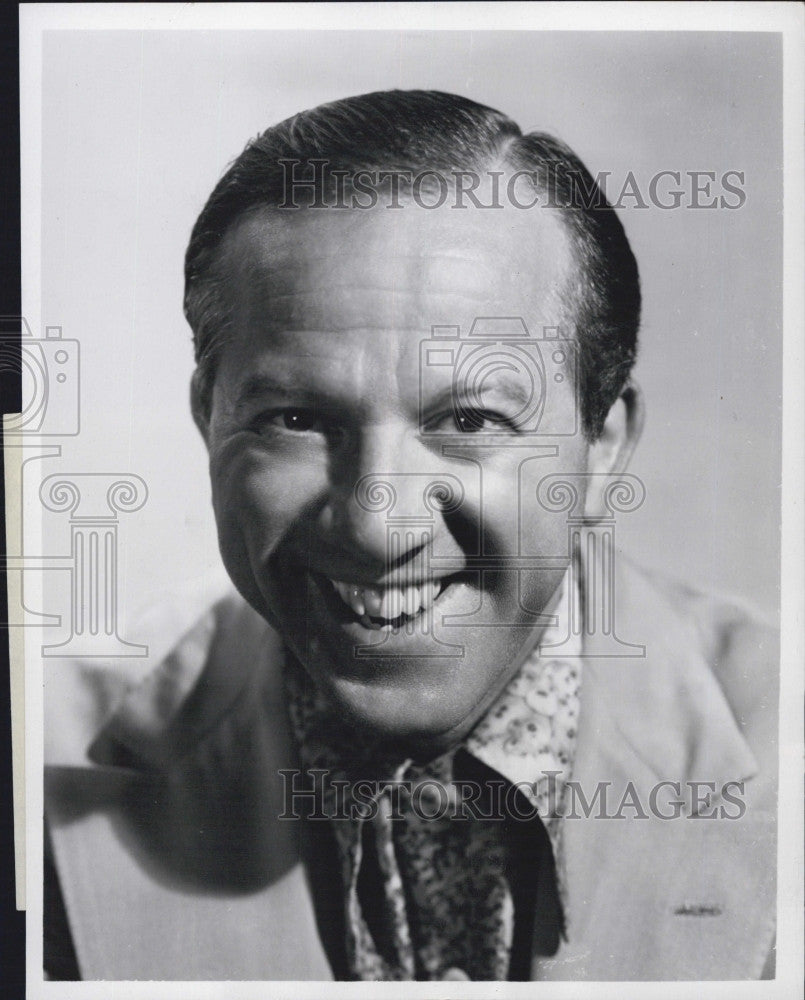 Press Photo Jerry Lester hosts the tv show &quot;Broadway Open House&quot; on NBC TV - Historic Images