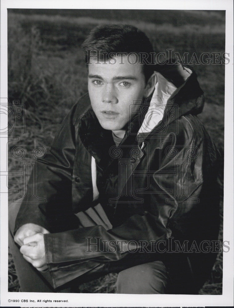 1990 Press Photo Rick Schroeder Stars In The Stranger Within - Historic Images