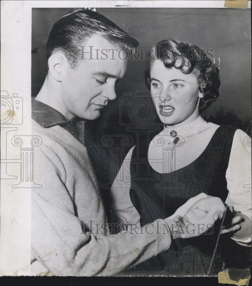 1956 Press Photo Miss California Donna Schurr &amp; Fiance After her Kidnap &amp; Rape - Historic Images