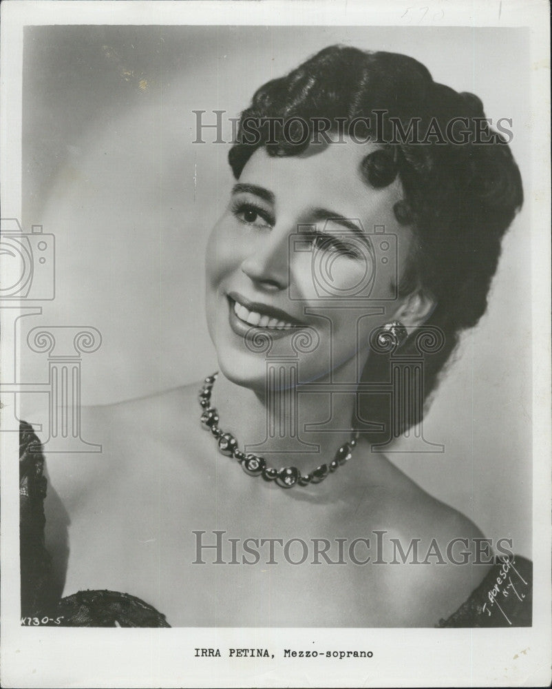 1955 Press Photo Irra Petina Mezzo-Soprano in &quot;On With The Show&quot; - Historic Images