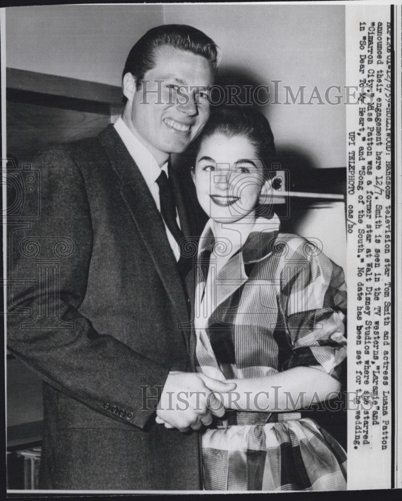 1959 Press Photo Actor Tom Smith and  Luana Patton engaged - Historic Images