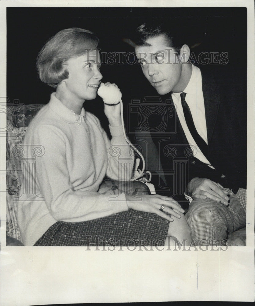 1964 Press Photo , Lee Patterson &amp; Dominique Minot in &quot;P.S. I Love You&quot; - Historic Images