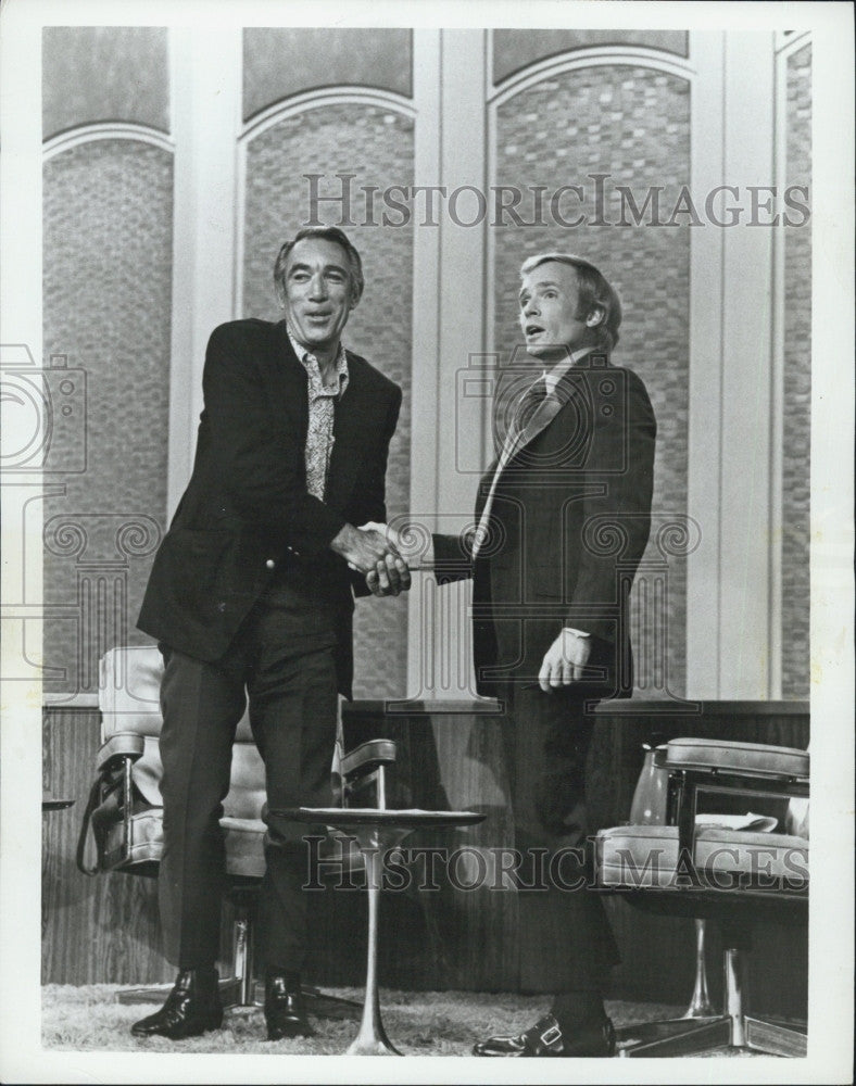 1971 Press Photo  Actor Anthony Quinn  on &quot;The Dick Cavett Show&quot; - Historic Images