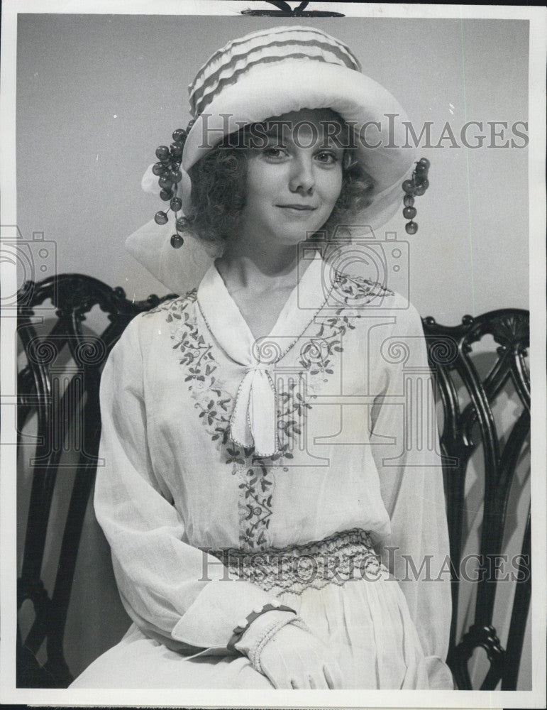 1975 Press Photo Actress Linda Purl TV show Beacon Hill - Historic Images