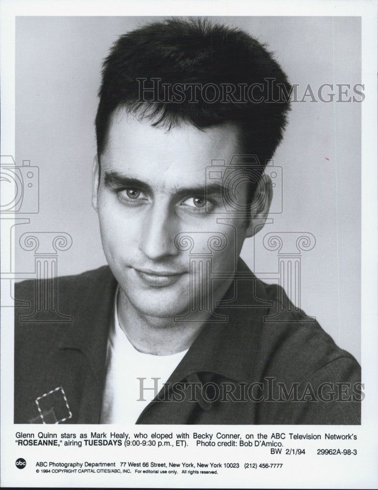 1994 Press Photo Glenn Quinn Guest Stars On Roseanne - Historic Images