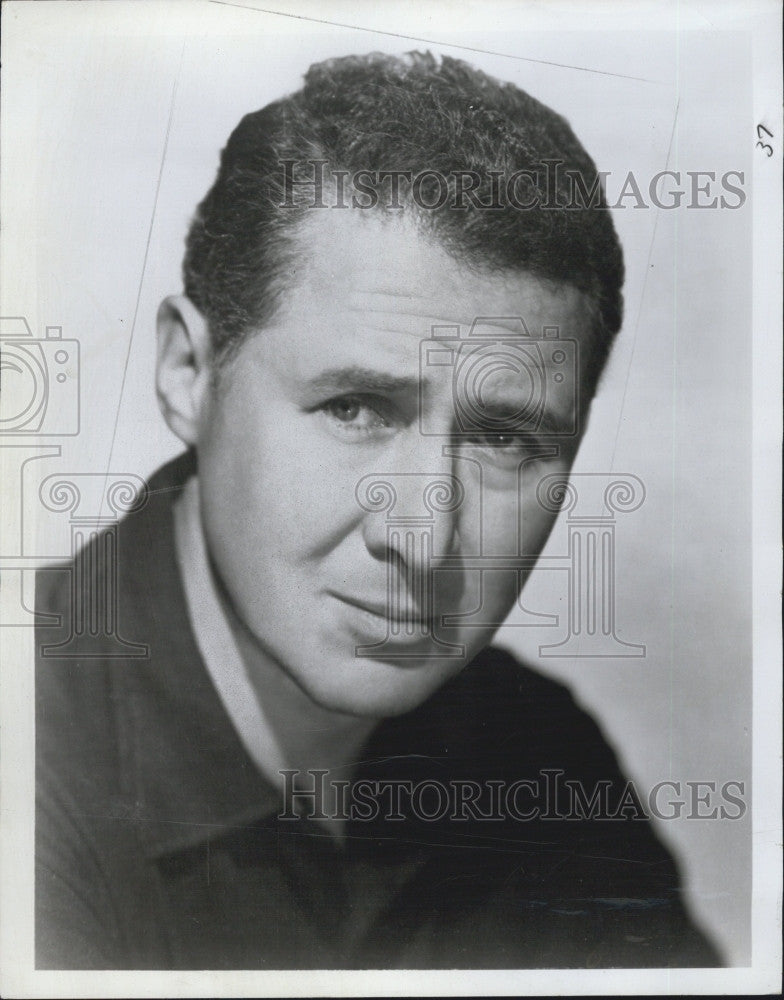 1967 Press Photo Actor Anthony Quale in &quot;Halfway Up the Tree&quot; - Historic Images