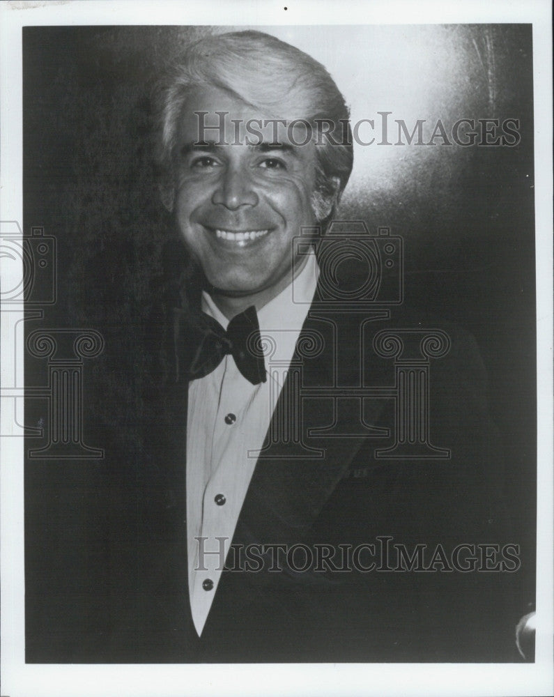 Press Photo `Close-up Of Famous Star Spangeld Banner Singer Jerry Vale - Historic Images